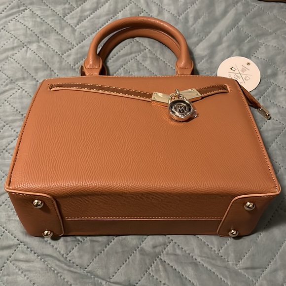 New 4 pockets leather gold Handbag . - Picture 2 of 11